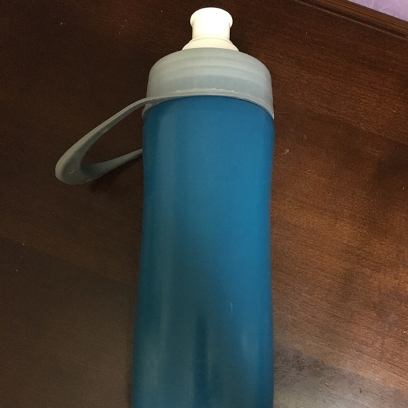 Brita Blue WaterBottle with Filters - Picture 2 of 4